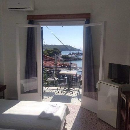 Ammoudia Rooms Agia Marina  Eksteriør bilde
